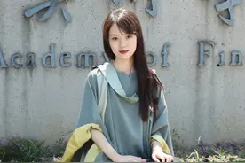 中央美院的学士服美上热搜！这是什么神仙毕业现场？图片