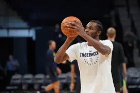 全勤5次有多难？当今联盟仅3人做到，铁人老詹威金斯都无缘图片