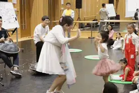 小渔老师对话新世纪小孩&首届“未来杯”小小天赋疗愈师研讨会图片