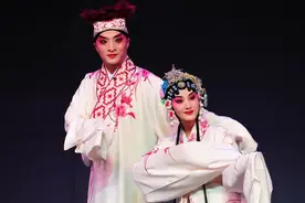 川剧经典《白蛇传》在两江新区惊艳亮相  加速两江新区文化演出市场复苏图片