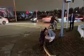 海航空姐蹲路边冻得瑟瑟发抖，一白金卡旅客向集团党委书记反映后，多位高管凌晨穿夏装体验北京寒风图片