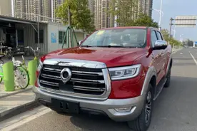 90后小伙喜提长城跑皮卡，说出油耗后，网友表示：买得起开不起图片