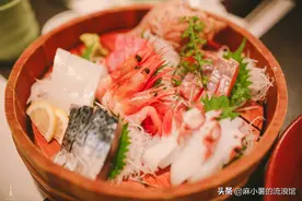 最喜欢生吃海鲜的国家，三文鱼是国民美食，人们普遍都很长寿图片