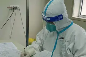 郑州一男护士4次奔赴抗疫前线，先后2次推迟婚期！女友：“我会一直在你身后，陪你一起”图片