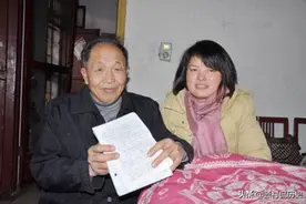 当年，38岁美女教师倒追66岁拾荒老头，相恋后称想为他生子图片
