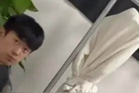 易烊千玺被指“照骗”，妆前生图堪比素人，不像本人还撞脸王境泽图片