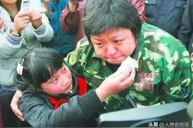 49岁韩红头发半白落泪：我的人生已够悲惨，不想世间再多苦难图片