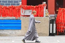 郑州西流湖旁边有座尼姑庵，不收门票，上香免费，斋饭只要3块钱图片