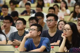 大学中隐藏的“秘密”，辅导员不会说破，早知道便能少吃点亏图片