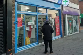 喜极而泣！驻英使馆最新公告，英国华人可以回国了图片