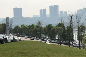 重庆巴滨路房价破2万？炒房团席卷两江四岸，楼市已到上涨前夜？图片
