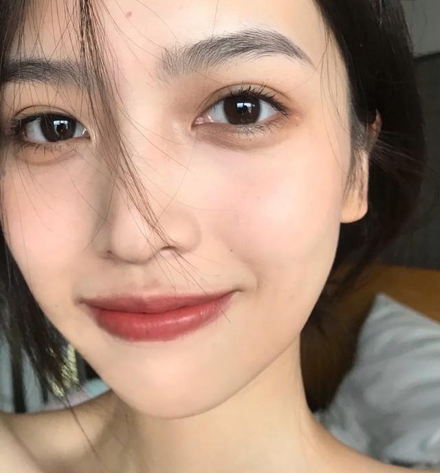 洗澡后擦身体乳没干可以穿衣服不