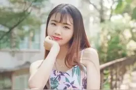 “撩”四五十岁的女人，不用跪舔，用3个技巧“撩”得她倒追你图片