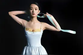 赵丽颖绝美国风大片，像古代富家千金小姐！瘦成秀肌肉变"猛女"图片