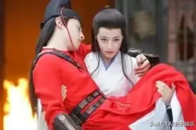 别被电视剧的公主抱给骗了，看到全身照笑出腹肌，只有热巴的亮了图片