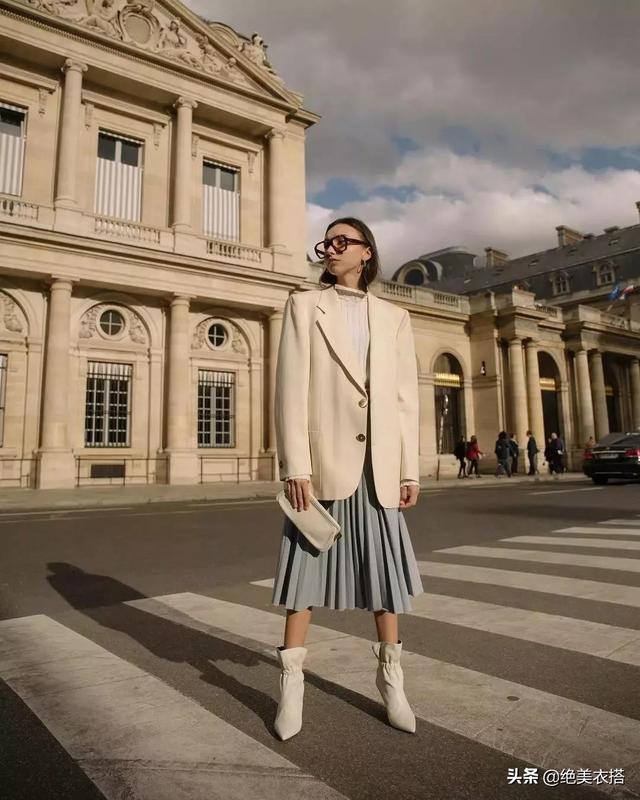 今秋的“百褶裙”有多时髦？玩转百褶裙穿搭，只需掌握这些知识点