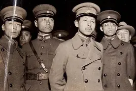 同江之战：张学良挑战斯大林，东北海军血战苏联舰队，结局如何？图片