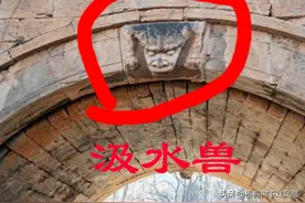 盗墓踩点发现古桥镇物，半夜开车来撬走，事发后没想到赔那么多钱图片