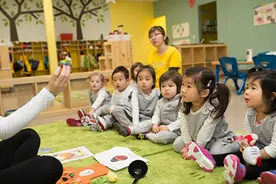 女童被老师霸凌，李玫瑾：想知道幼儿园发生的事，做这个游戏图片