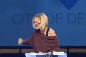 特朗普的这个女知己出手了！图片
