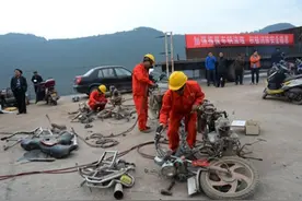 破旧摩托车别当废铁卖，这2样“旧件”很值钱，少则能卖几万块钱图片