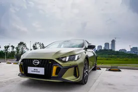 短试广汽传祺影豹：10万元的驾驶快乐，很值图片