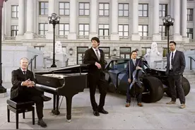 心有多大，舞台就有多大！钢琴与大提琴合奏《月光》，震撼我全家图片