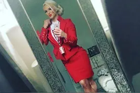英国俏空姐竟然是肌肉美女！腹肌真迷人，3个动作教你练同款图片
