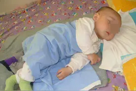 照顾新生儿的四大注意事项，不懂的爸妈了解下，别影响了宝宝发育图片