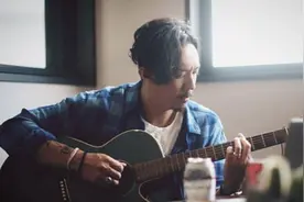 前TVB小生因3岁女儿仍吃奶嘴，被网友批评，直言不必太过苛刻图片