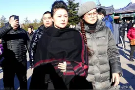 谢大脚离世带给女人的启示：人到中年，不要太拼，要多爱自己一些图片