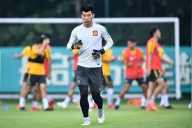 刘殿座回不来了，功勋队长被判刑了！泰山26岁中场无缘大连人了图片