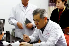 从赤脚医生到全国名中医，天津教授让医院扭亏为盈、成为三甲，填补这一空白！图片