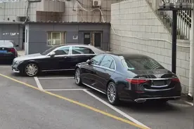 W222和W223同框出境，谁更好看？奔驰S级再一次定义豪车？图片