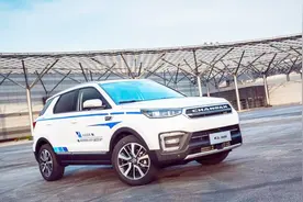 6AT的国产CS55家用无敌？8秒破百油耗超低，开起来很拉风视频封面