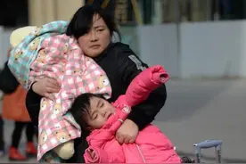 孕妈生下“四胞胎”，当看到最后一个孩子，护士：老四有福气了图片
