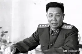 华东野战军刚成立时，司令员陈老总说；不要在粟司令面前摆资历图片