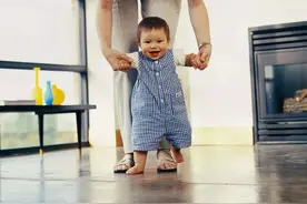 孩子走路早晚，暗示了“智商”的高低？家长们可别被忽悠了图片