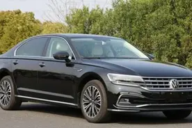 辉昂车身超5米，起步价跌到28万，还有3.0T，它不比宝马3香吗？图片