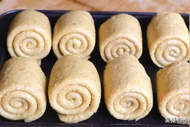 吃不完的燕麦片别扔，加4个鸡蛋，营养又美味，出锅孩子抢着吃图片