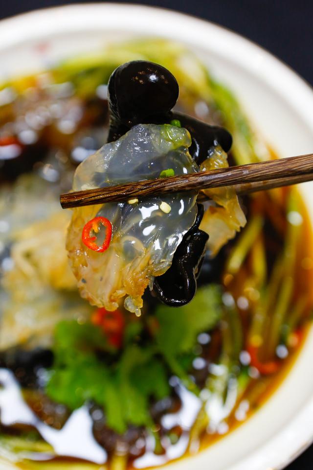 花胶猪肚鸡窍门 2025年花胶猪肚鸡的制作方法及配料