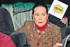 二姨太讽刺四姨太来路不正，四姨太反击：何太太只有一个图片