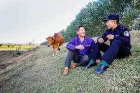 湖北公安推进“一村一辅警”全覆盖：“有驻村辅警在，大家心里踏实多了！”图片