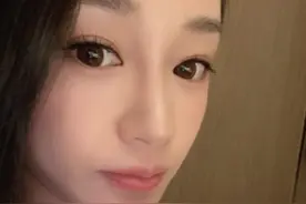 勒索吴秀波千万的陈昱霖晒照，衣着简朴奢靡不再，秒删被疑想复出图片