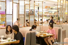 江西表弟请相亲女孩吃饭，5道菜花了160元，饭后立马被女孩拉黑图片