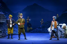 木偶剧《鸡毛信》在南宁首演成功反响热烈图片