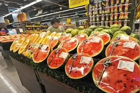 水果店为什么喜欢把西瓜切一半卖？背后学问真不少图片