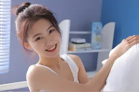性感美女短款T恤露腰装时尚写真图片图片