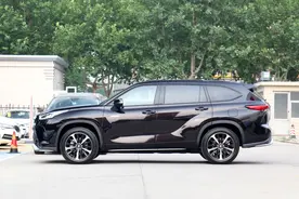 顶配不到36万，这辆大七座豪华SUV怎么选？皇冠陆放购车指南图片