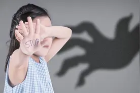 可怕！网游里诱导五岁女童脱衣拍隐私照片，预防网络性侵害，请把这些教给孩子图片